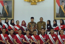 Para duta bahasa saat bertemu Gubernur Bengkulu Rohidin Mersyah di Balai Raya Semarak Bengkulu