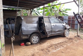 Mobil dinas pejabat RSUD M Yunus Bengkuluyang mengalami lakalantas sehingga menyebabkan mobil Ambulans dialih fungsikan menggantikan modil dinas tersebut