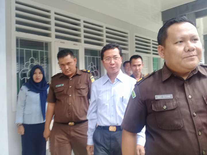Mantan Gubernur Bengkulu Junaidi Hamsyah ditahan di Rutan Malabero