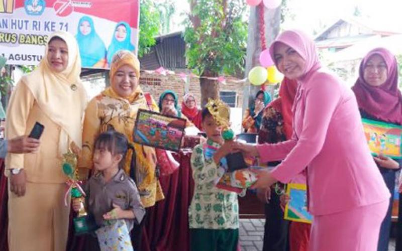 Pemerintah Kota Bengkulu melalui Dinas Penanaman Modal dan Pelayanan Terpadu Satu Pintu (DPMPTSP) terus memaksimalkan pelayanan publik dengan menggelar sosialisasi pelayanan E-Perizinan terpadu SIPP@DEK