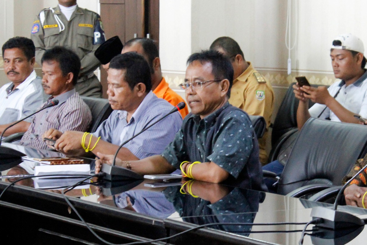 Perwakilan nelayan Trawl saat mediasi di Kantor Gubernur Bengkulu
