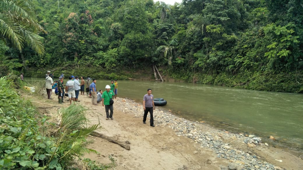 Pencarian Korban Hanyut  di Sungai Air Lelangi crossing divisi II Air Niruh Jum&#039;at (12/10/18)
