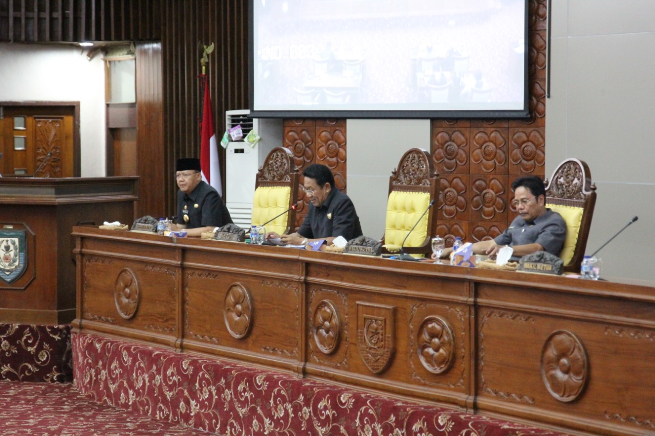 Gubernur Bengkulu Dr. H. Rohidin Mersyah menghadiri Rapat Paripurna DPRD Provinsi Bengkulu yang ke –X Masa Persidangan ke- I Tahun Sidang 2018