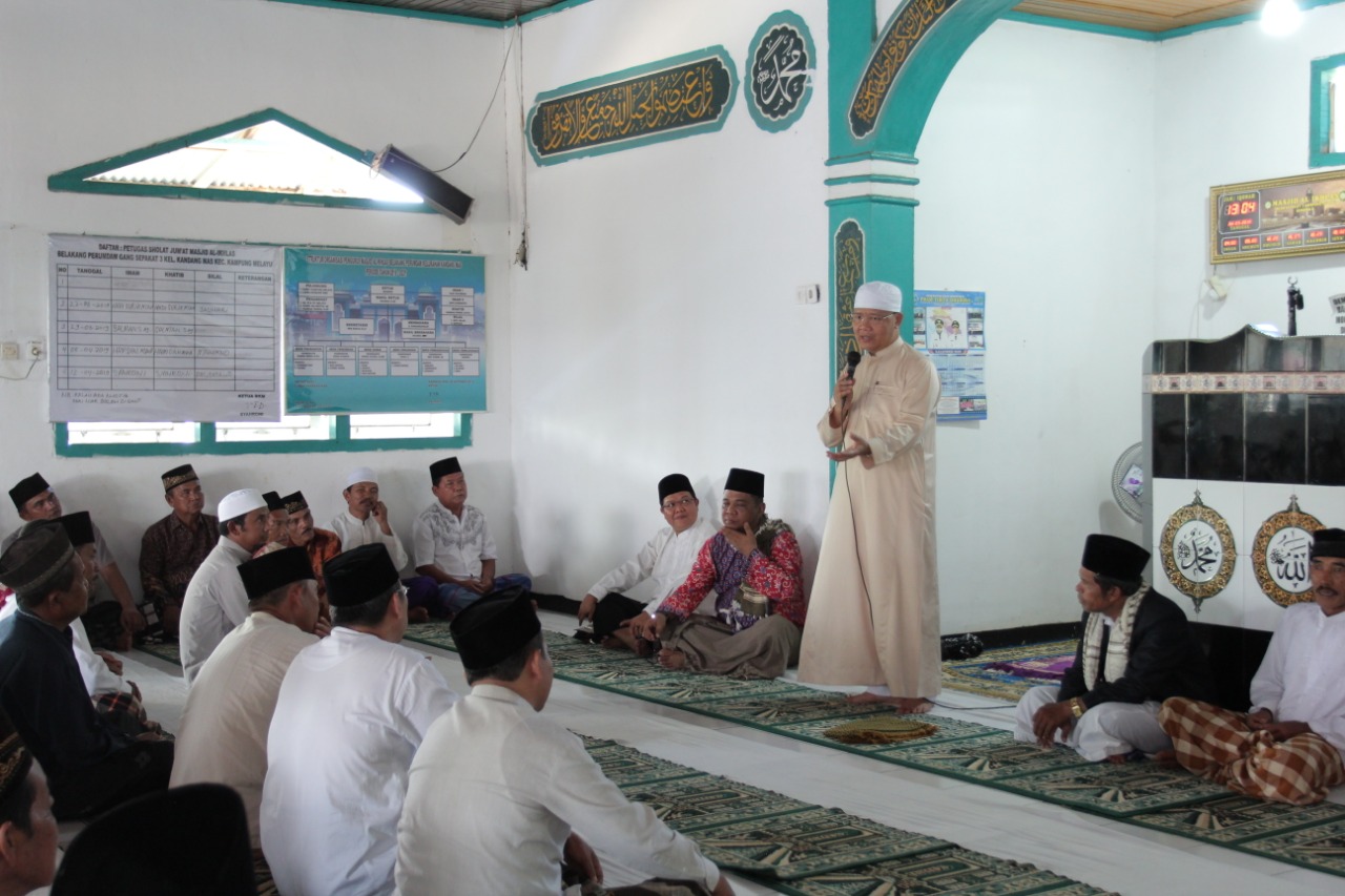 Gubernur Bengkulu Beri Bantuan Al-Qur&#039;an