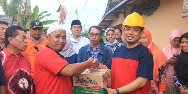 Wakil Wali Kota Berikan Bantuan Kepada Korban Banjir