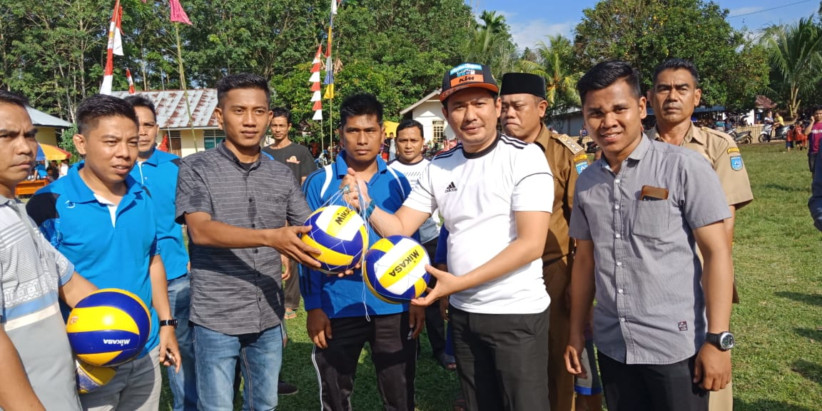 Pembukaan Turnamen Bola Voli Kecamatan Air Besi