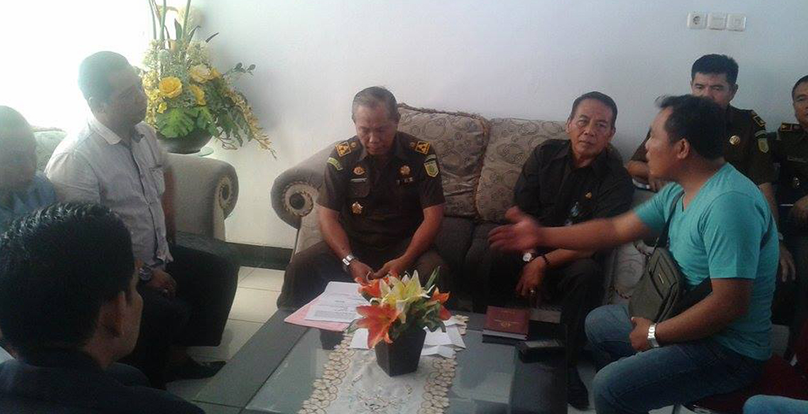 Gabungan LSM mendatangai Kantor Kejati Bengkulu