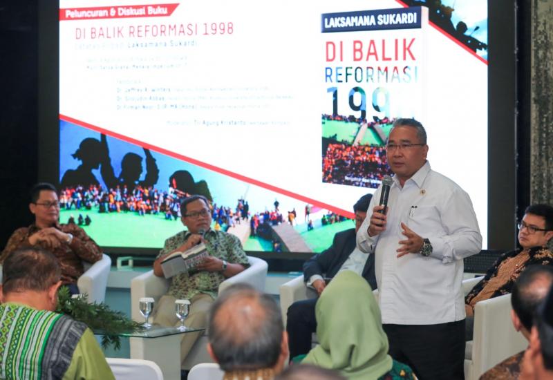 Acara peluncuran buku karya Laksamana Sukardi