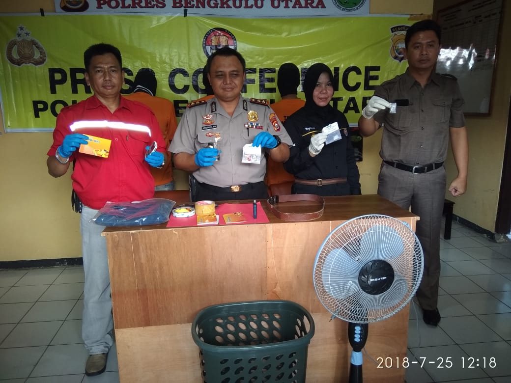 Kapolres Bengkulu Utara  AKBP Ariefaldi WN SH S.Ik, MM menyampaikan hasil pengungkapan kasus pengedar narkoba