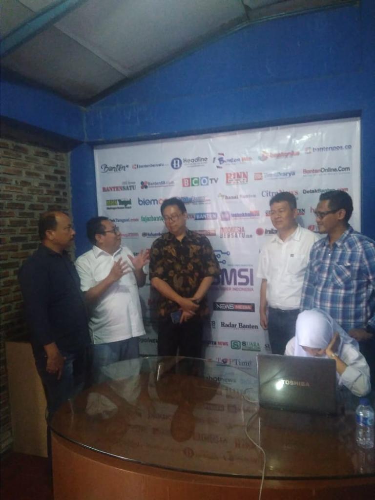 Ketua Dewan Pers, Yosep Adi Prasetyo saat memverifikasi SMSI Banten Senin (24/9/18)