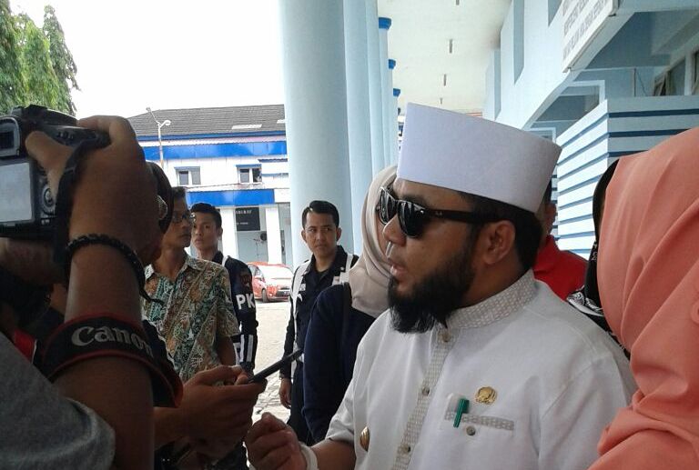 Walikota Bengkulu Helmi Hasan saat mengunjungi RSUD M Yunus Bengkulu