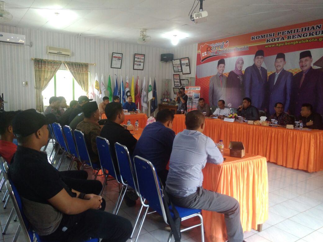 KPU Kota Bengkulu menggelar pleno mengumumkan hasil tes kesehatan bapaslon