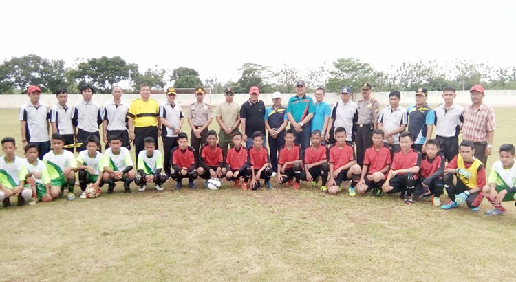 Bupati Bengkulu Selatan beserta rombongan dan peserta LPI foto bersama
