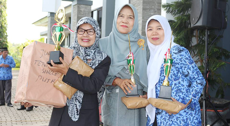 Pemenang Lomba Tenis Meja Ganda Putri