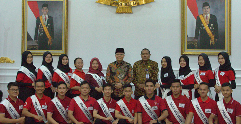Para duta bahasa saat bertemu Gubernur Bengkulu Rohidin Mersyah di Balai Raya Semarak Bengkulu