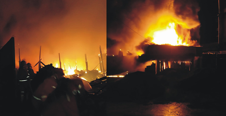 Kebakaran yang melanda depot kayu, dini hari