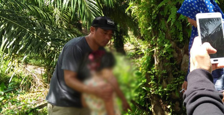 Korban kecelakaan saat dievakuasi