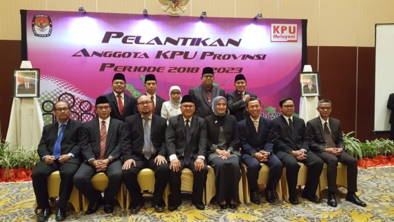 Anggota KPU Provinsi Bengkulu usai dilantik