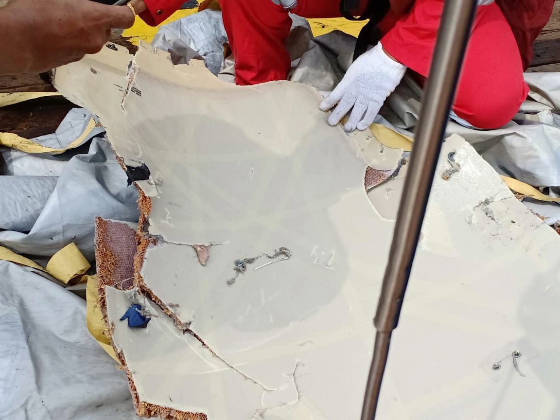 Proses evakuasi korban pesawat jatuh Lion Air terus berlangsung