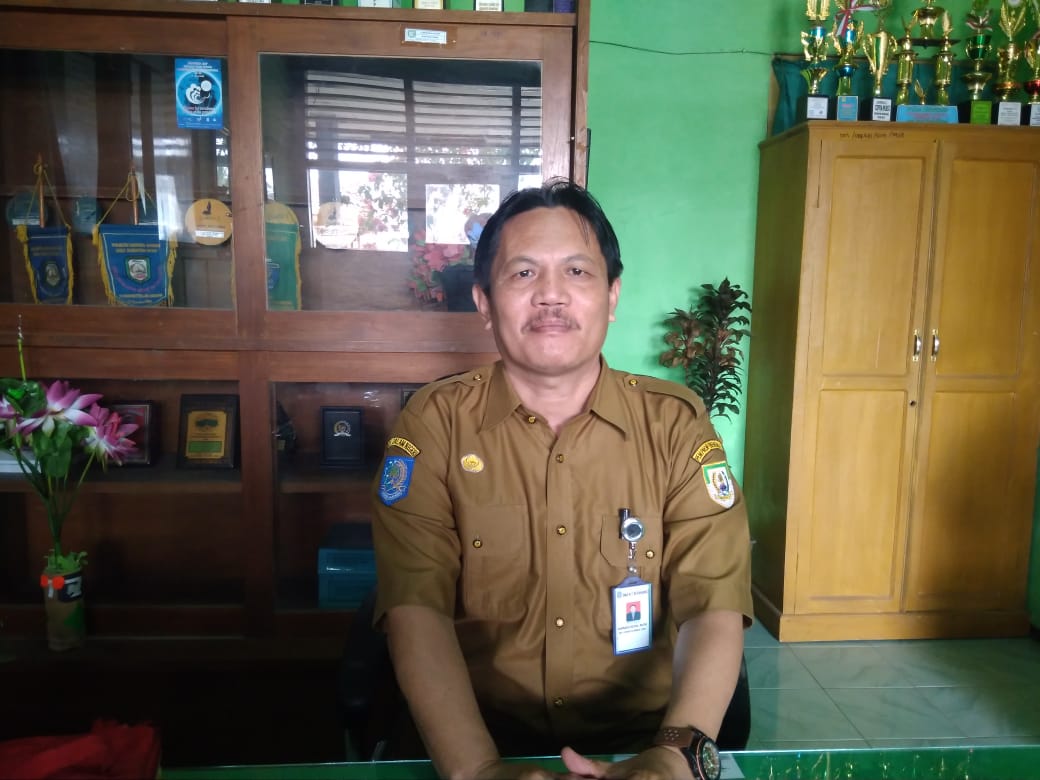 Sarmen Refni, M.Pd Kepala Sekolah SMA 2 Kepahiang
