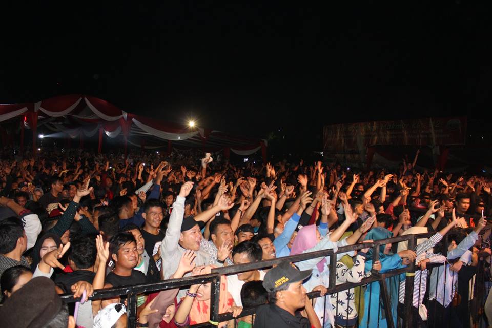 Band Republik hadir di Kota Argamakmur menghibur masyarakat Bengkulu Utara (Foto : Media Center)