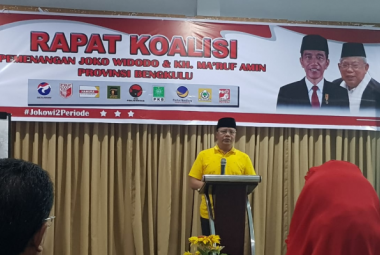 Rohidin Mersyah ketua DPD Partai Golkar Provinsi Bengkulu saat memberikan sambutan