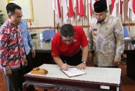 Penandatanganan Memorandum of Understanding (MoU) dilakukan antara PT Cemindo Gemilang dengan Walikota Bengkulu Helmi Hasan