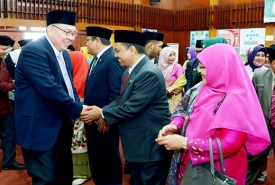 Gubernur memberikan ucapan selamat kepada 27 pejabat eselon II yang baru dilantik
