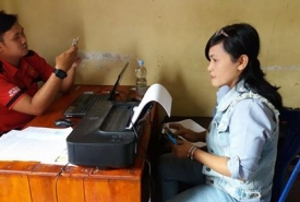 Wali murid diperiksa penyidik Polres Kepahiang (Foto : Bengkulupost.co.di)