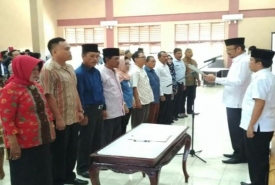 Pengukuhan Kelompok Keluarga Sadar Hukum (Kadarkum), di Rabu pagi (25/10/2017) di Gedung Gunung Bungkuk, Kantor Walikota, Bentiring