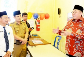 Badan Pengawas Pemilu (Bawaslu) Provinsi Bengkulu melantik dan mengambil sumpah puluhan anggota panitia pengawas Pemilu (Panwaslu) kota/kabupaten se- Provinsi Bengkulu, di Hotel Raffles City, Kota Bengkulu, Jumat (25/08/2017)