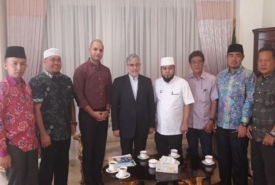Walikota Bengkulu Helmi Hasan saat menyambangi kedutaan Iran