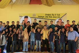 Rohidin Mersyah saat menghadiri acara AMPI