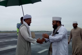 Ustadz Arifin Ilham disambut oleh Wali Kota Bengkulu Helmi Hasan di Bandara Fatmawati Soekarno