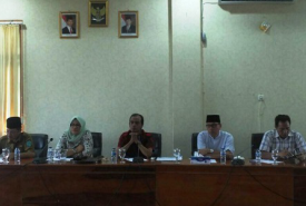 mpinan dan Komisi III DPRD Kota Bengkulu menggelar hearing terkait dugaan pungli bersama pihak SDN 07 dan warga Kelurahan Bajak serta perwakilan dari Dinas Pendidikan