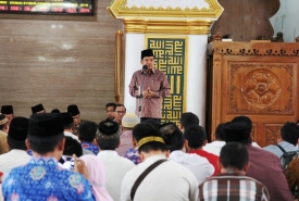 Didampingi Gubernur Bengkulu Rohidin Mersyah, Wakil Presiden RI Jusuf Kalla hadir dan memberikan kata sambutan pada Silaturahmi dan Dialog DMI Bersama Wapres RI