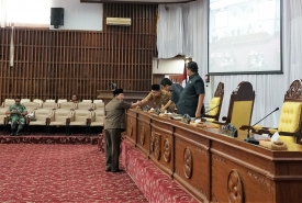 Ketua Bapemperda DPRD Kepahiang Rica Denis Saat Menyampaikan Raperda Inisiatif