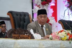 Ketua DPRD Kepahiang H. Badarudin, A.Md Saat Memimpin Sidang Rapat Paripurna Istimewa Dalam Rangka HUT Kemerdekaan RI ke-73 tahun 2018