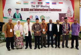 Gubernur Bengkulu Rohidin Mersyah memberikan sambutan pada Asian Islamic Universities Association (AIUA) dan Seminar Internasional 1st International Seminar on Islamic Studies
