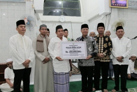 Gubernur Rohidin Berikan Bantuan ke Pondok Pesantren yang Dilanda Puting Beliung