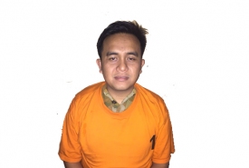 Husni Thamrin, Ketua DPRD Seluma saat mengenakan kaos tahanan warna oranye usai ditetapkan sebagai tersangka oleh Polda Bengkulu