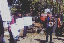 LSM LIPUTAN menggelar sidang di depan kantor Bawaslu Provinsi Bengkulu