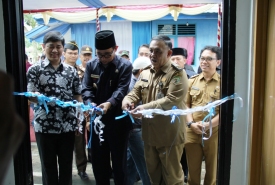 Sekda Provinsi Bengkulu Nopian Andusti hadir dan meresmikan Pasar Ikan Higienis (PIH), di Balai Benih Ikan (BBI) Kelobak Kabupaten Kepahiang