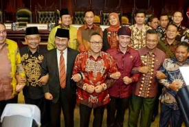 Sejumlah kepala daerah di Sumbagsel saat berfoto bersama di Gedung MPR RI