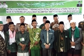 Sultan B Najamudin (tengah), saat menghadiri Konfercab VI PC NU Bengkulu Utara (Foto: Bengkuluekspress.com)