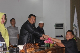 Rapat Paripurna DPRD Kepahiang Dengan Agenda Mendengarkan Jawaban Eksekutif Jum'at (8/3)