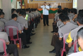 Ratusan Bhabinkamtibmas Mengikuti Arahan Dari Kapolda Bengkulu Brigjen Pol. Drs. Yovianes Mahar
