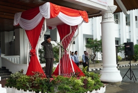 Asisten III Setda Provinsi Bengkulu Gotri Suyanto menjadi Inspektur upacara, Jum'at (01/06/2018)