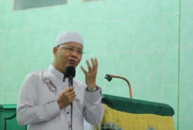 Gubernur Bengkulu Rohidin Mersyah melaksanakan safari subuh di masjid assa'adah Kabupaten Kaur