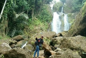 Air Terjun Kroya yang terletak di Desa Talang Sebaris Kecamatan Air Periukan Kabupaten Seluma